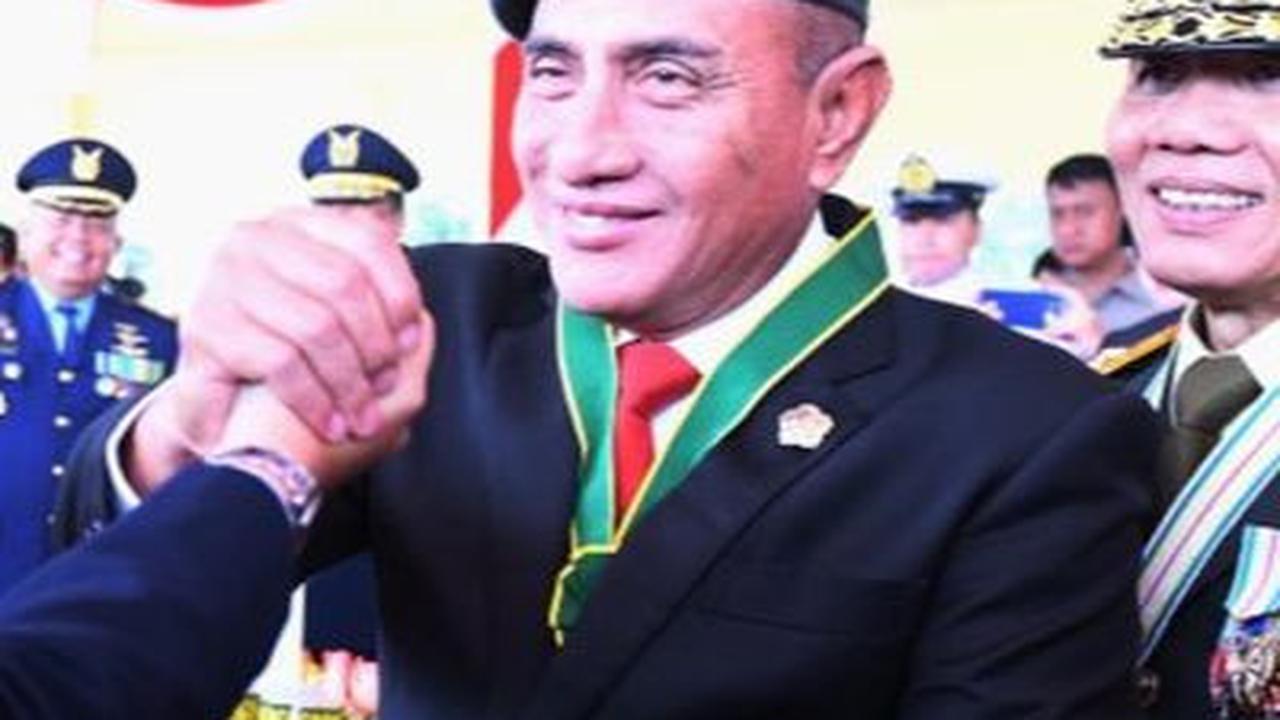Letnan Jenderal TNI (Purn.) Edy Rahmayadi kembali menjadi sorotan publik. Hal ini terkait foto terbarunya yang diunggah di akun media sosial miliknya. <br>