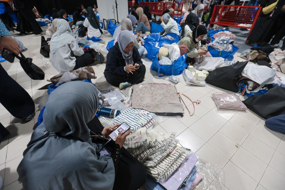 Satu Jam Berburu Diskon di Imperfect Sale