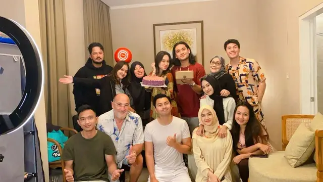 6 Momen Ulang Tahun Yasmin Napper ke-18, Dirayakan di Lokasi Syuting LSTS