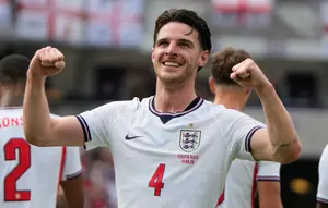 Selebrasi Declan Rice usai mencetak gol bagi Timnas Inggris ke gawang Timnas Kosta Rika di laga uji coba di Inter&Co Stadium di Florida, Kamis (11/6/2026) dini hari WIB. (AP Photo/John John Raoux)