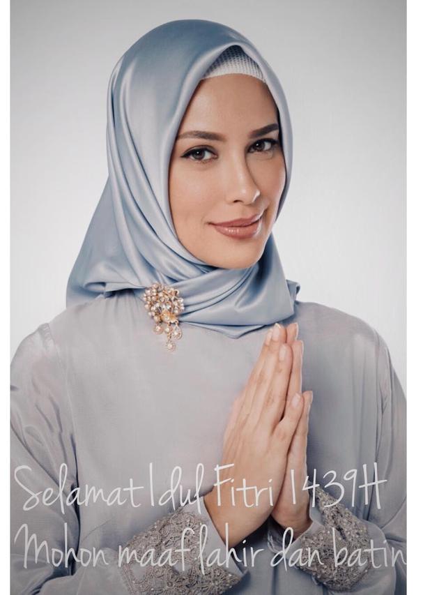 6 Potret Cantik Sophia Latjuba saat Pakai Hijab Ini Bikin Pangling