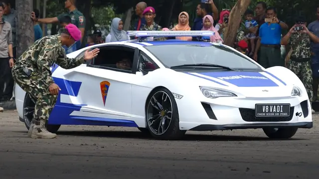 Mobil listrik V8 Vadi sedang dites personel TNI AL (ist)
