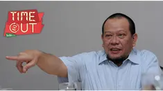 Ketua Umum PSSI, La Nyalla Matalitti tersangkut kasus korupsi dan menolak untuk mundur dari jabatannya tersebut.