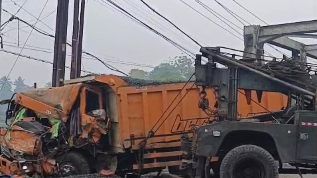 Kecelakaan Beruntun di Sukabumi, Sopir Terjepit 4 Jam