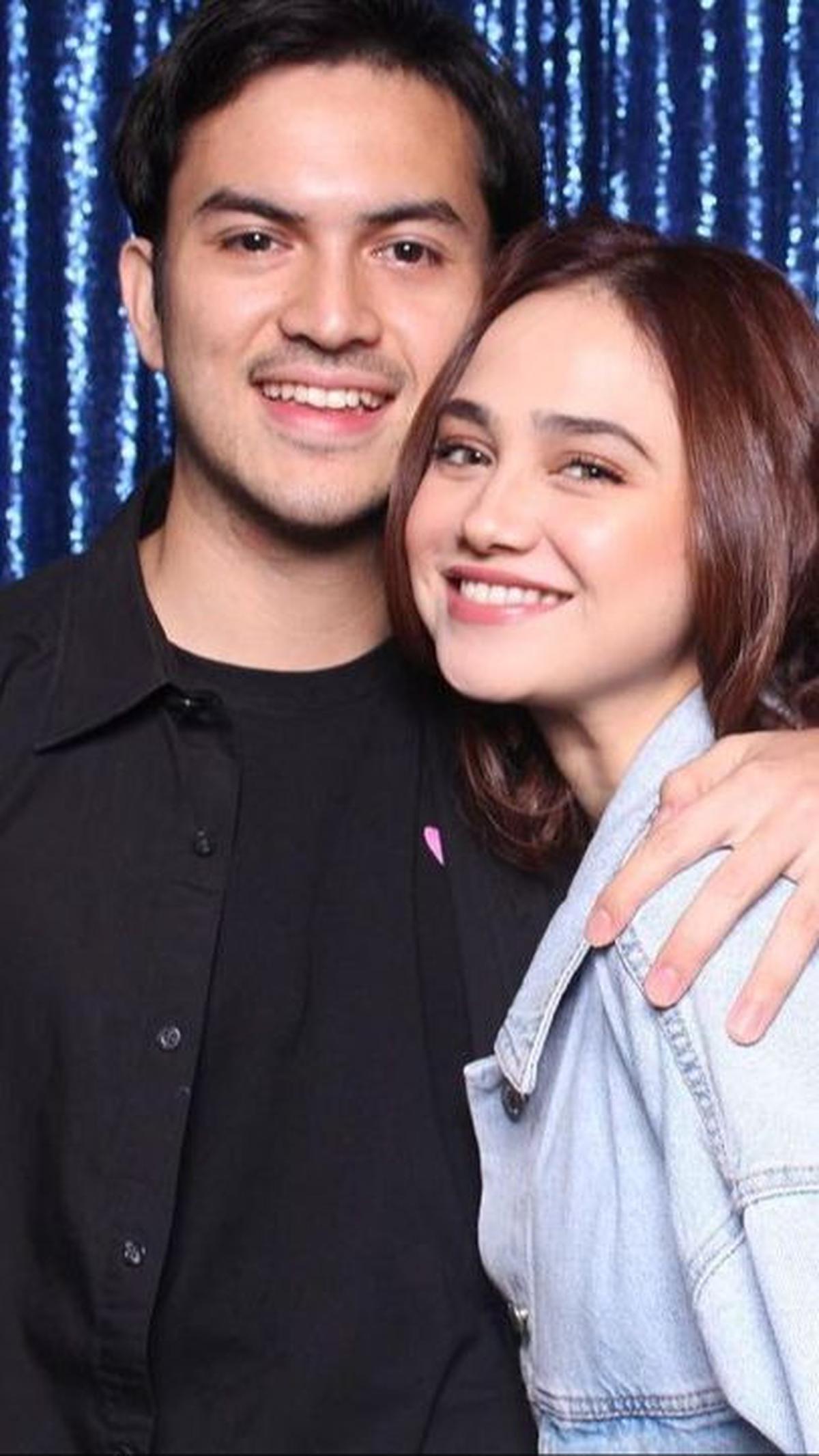 Pasangan ini tak segan memamerkan kemesraan. Bahkan beberapa waktu lalu Rizky Nazar disebut melamar sang kekasih. Namun kabar tersebut belum dikonfirmasi.