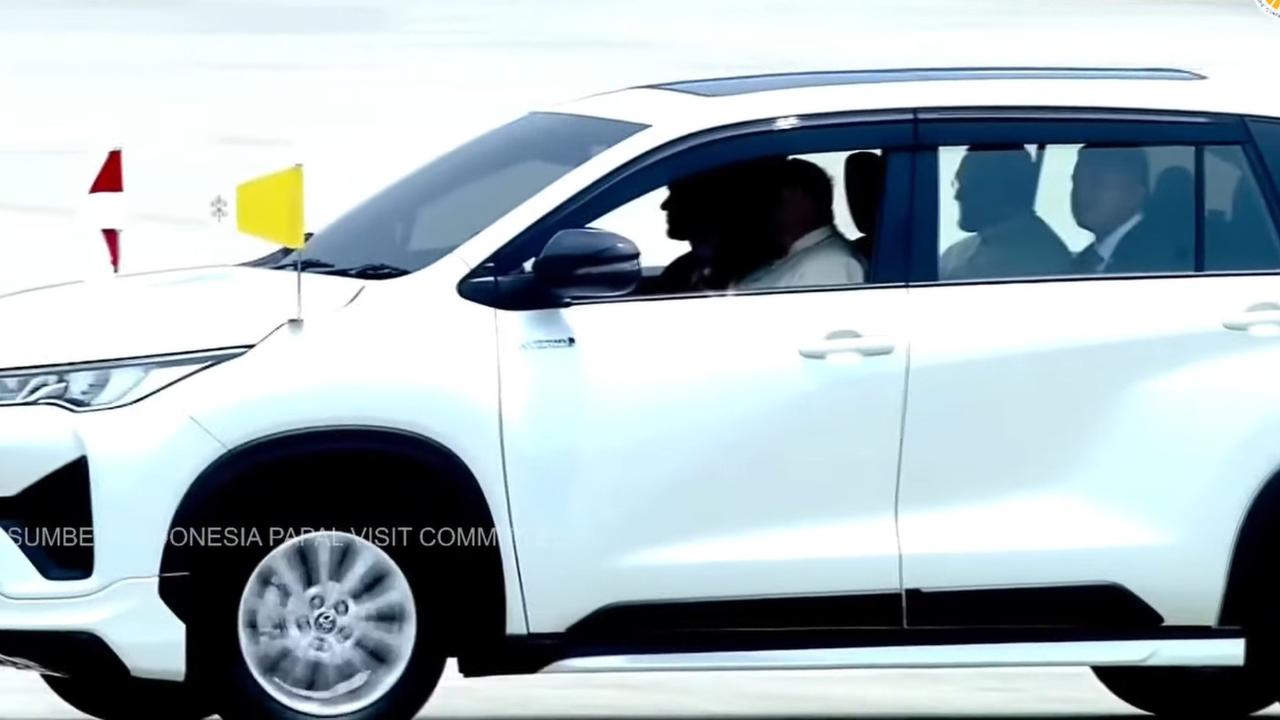 Menag Yaqut Puji Kesederhanaan Paus Fransiskus: Contohkan Bagaimana Menjadi Pimpinan