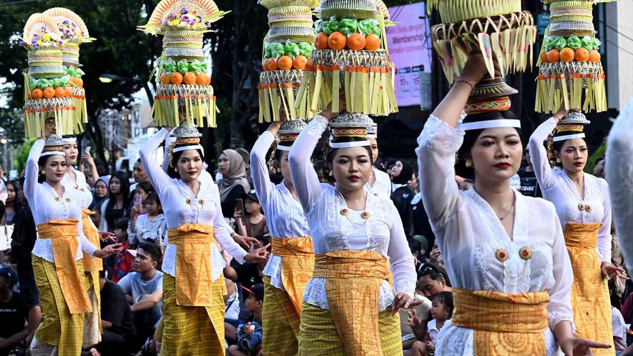 FOTO: Ribuan Seniman Meriahkan Pembukaan Pesta Kesenian Bali 2026
