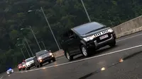 Aksi Mitsubishi Delica Taklukan Jalan Esktrim Sumatera 
