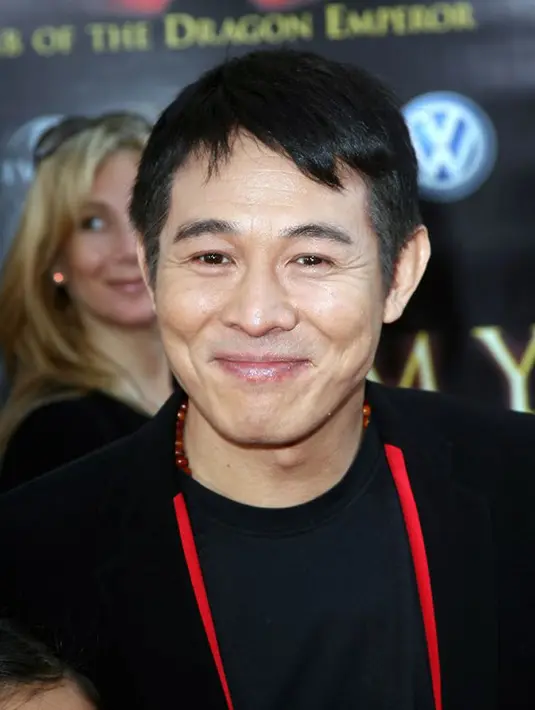 Jet Li memang seringkali diberitakan meninggal dunia, terlebih oleh salah satu situs yang bernama Nicropedia. Kabarnya setiap tahun situs ini selalu memberitakan kabar hoax Jet Li meninggal. (AFP/Bintang.com)