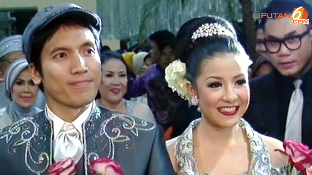 resepsi-nikah-desta-was-130422b.jpg
