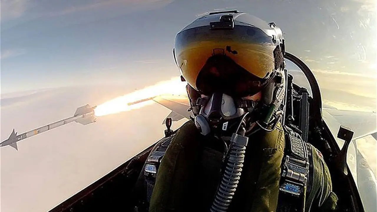 Foto selfie jet tempur