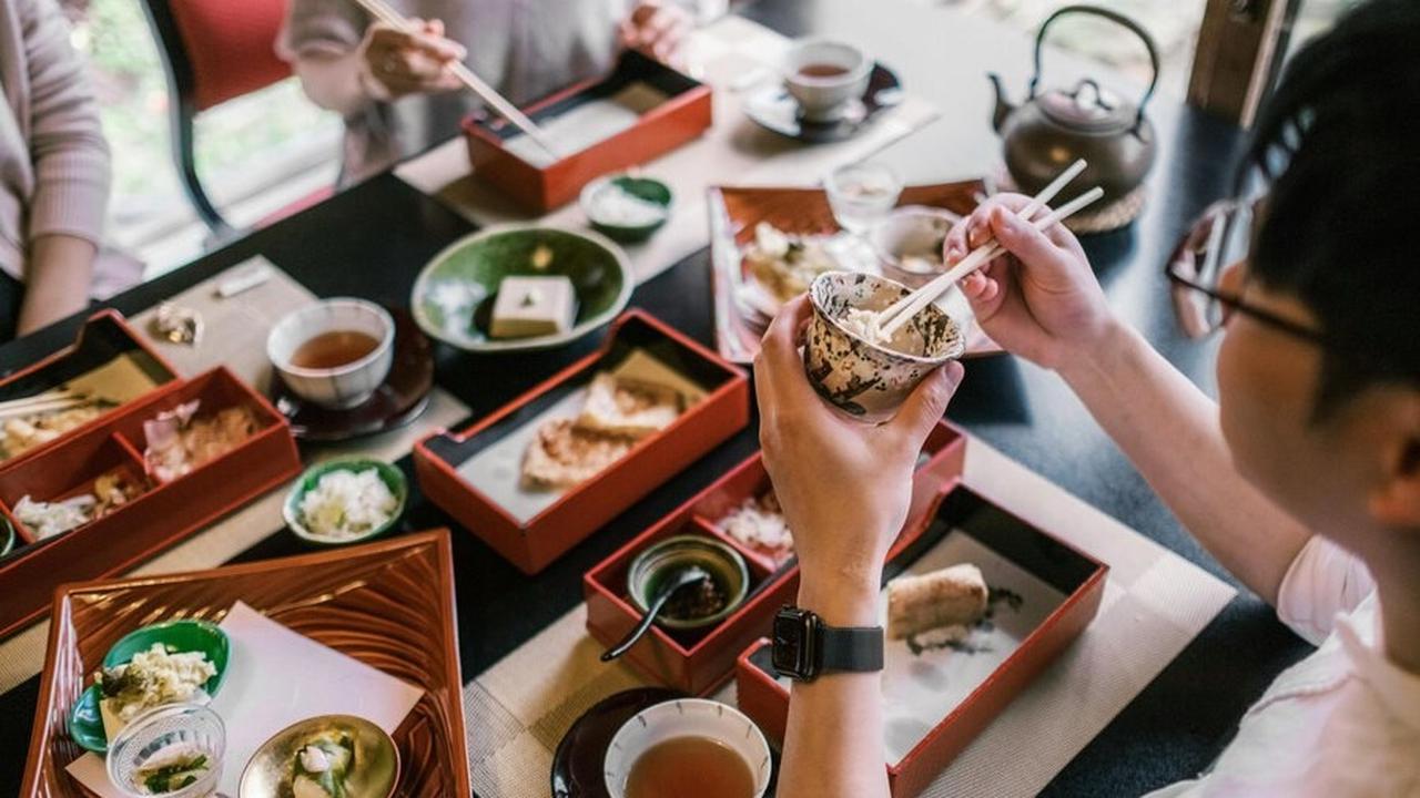 1.&nbsp;Memperbanyak Makanan Sehat &amp; Organik