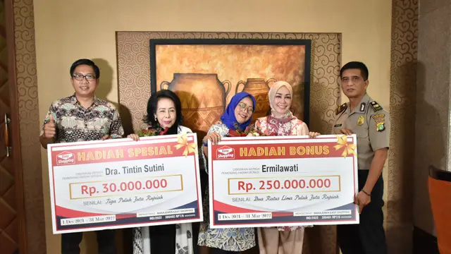 Chintami Atmanagara berbagi uang sebanyak ratusan juta