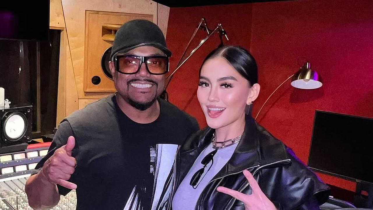 Awal 2025 Agnez Mo Pamer Foto Bareng Selebriti Dunia, Penggemar Langsung Heboh Tagih Karya Terbarunya