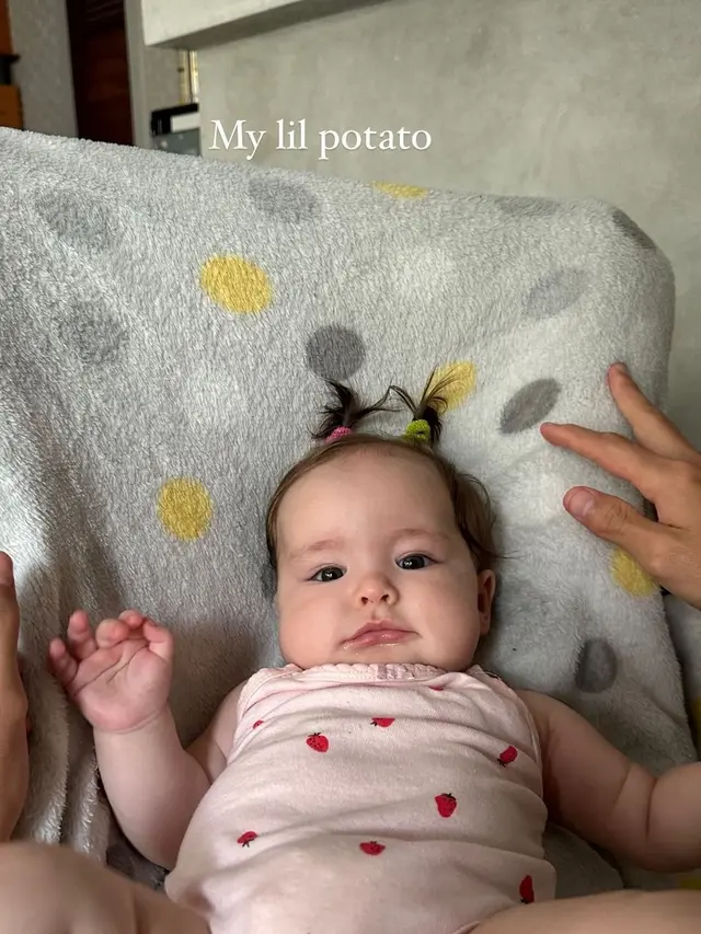 Wajah Anak Jennifer Coppen