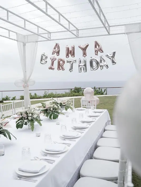 [Instagram/anyageraldine]