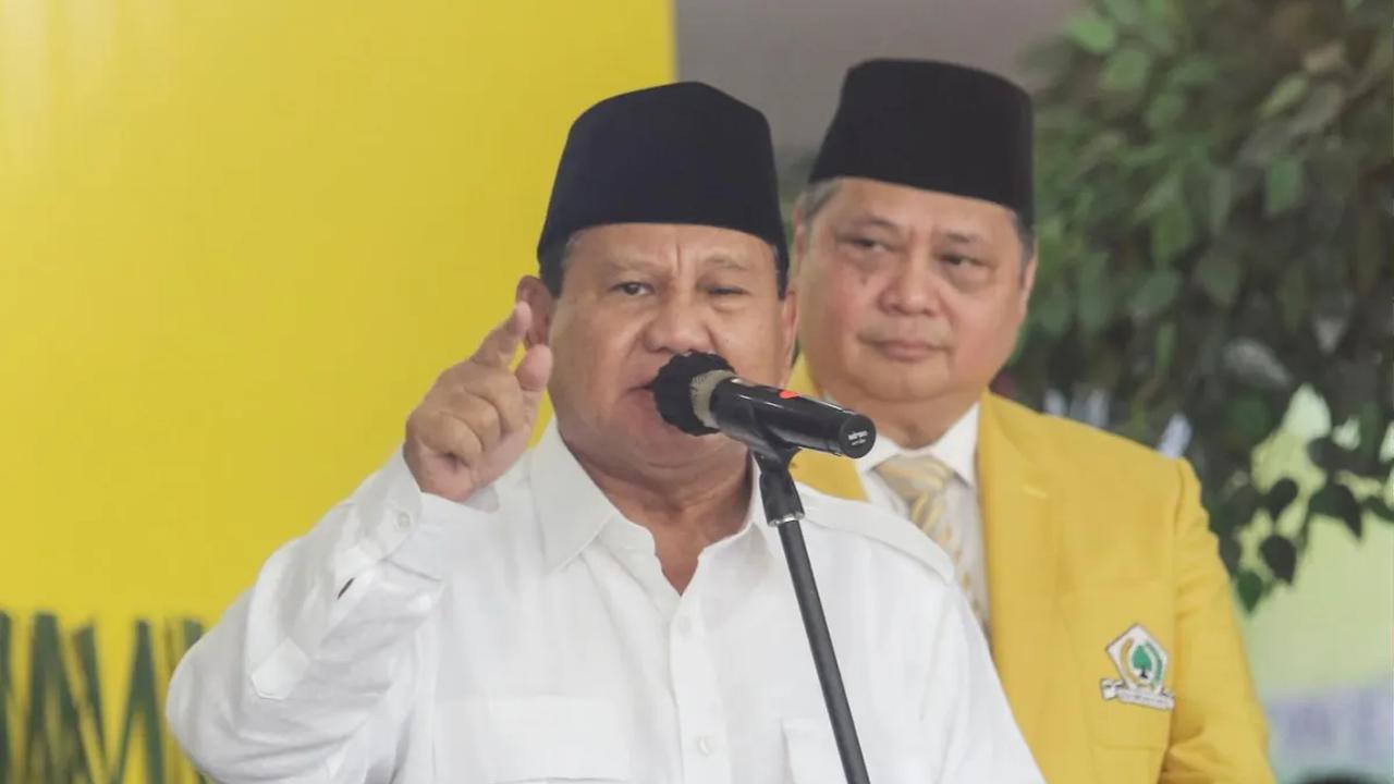 Menurut hasil temuan Ipsos, elektabilitas Prabowo meningkat ketika dipasangkan dengan Erick Thohir ketimbang Gibran.<br>