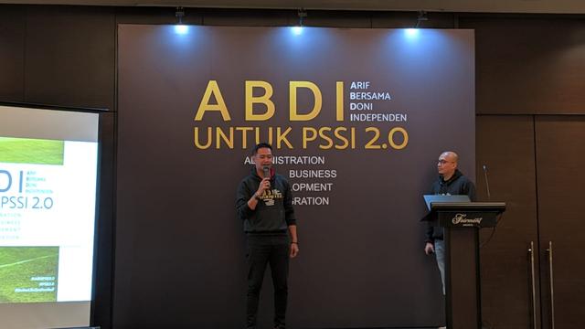 Deklarasi CEO Nine Sport Inc dan Bandung Premier League, Arif Putra Wicaksono dan Doni Setiabudi untuk maju dalam bursa calon ketua umum PSSI di Hotel Fairmont, Jakarta, Senin (9/9/2019).