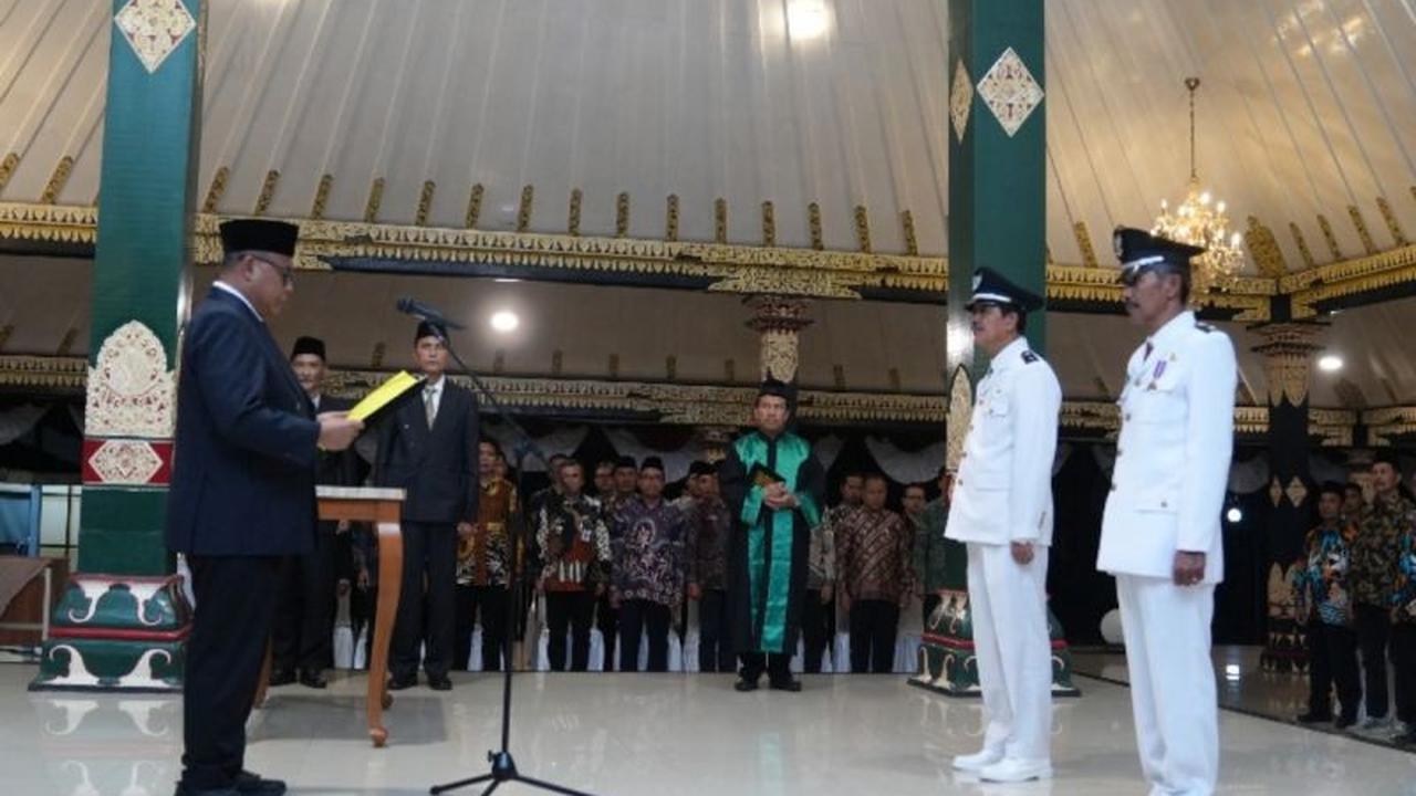 Tahukah Anda? Bupati Sleman Kukuhkan Kembali Dua Lurah, Masa Jabatan Lurah Kini Lebih Panjang!