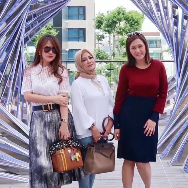 Liburan Maia Estianty