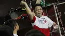 Lius Pongoh (Juara Indonesia Terbuka 1984) sedang memberikan Coaching Clinic kepada Atlet Muda di Gor ASA Cilegon, Banten, Sabtu (14/3/2015). Kegiatan ini sebagai pemasalan bulutangkis keseluruh Indonesia. (Liputan6.com/Helmi Afandi)