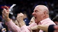 Pemilik LA Clippers, Steve Ballmer. (RONALD MARTINEZ / GETTY IMAGES NORTH AMERICA / Getty Images via AFP)