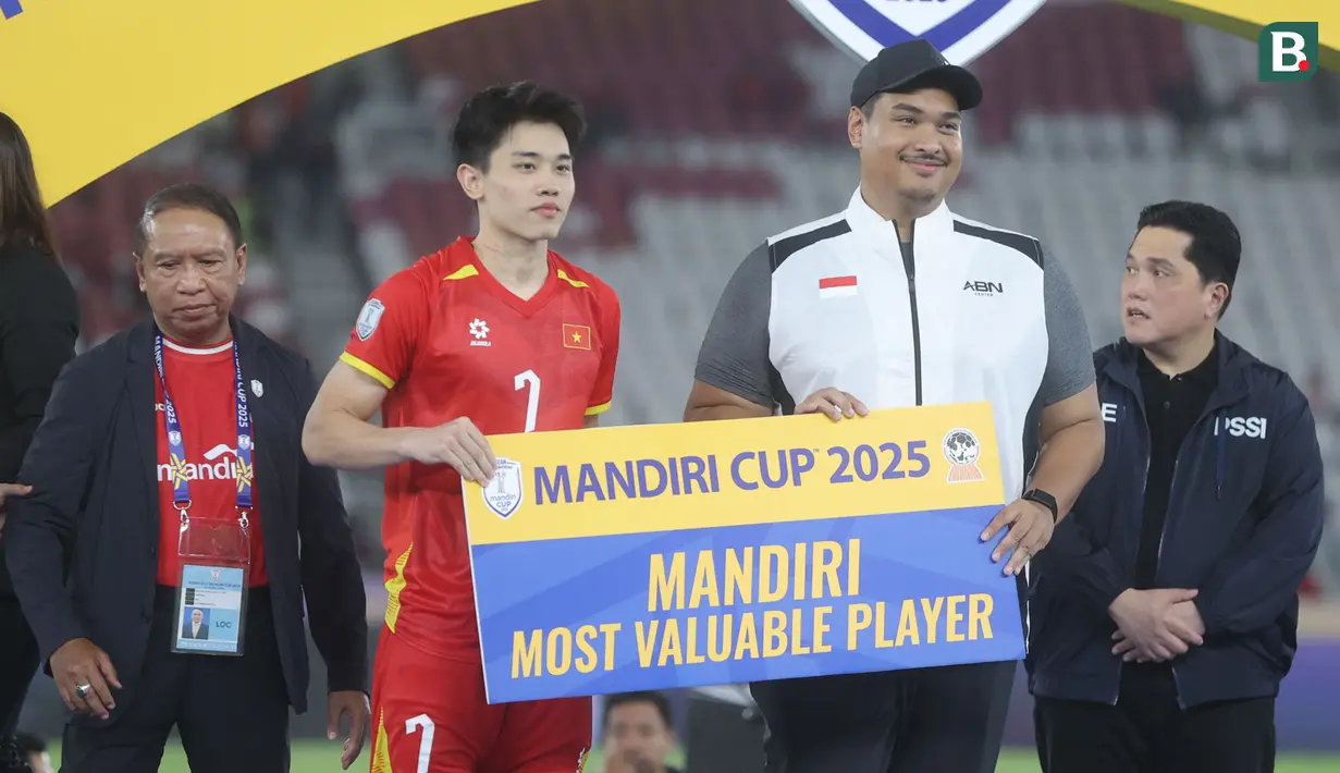 Nguyen Dinh Bac terpilih sebagai Pemain Terbaik alias MVP. Dinh Bac memang tampil impresif pada Piala AFF U-23 2025 dan berhasil membantu negaranya menjadi juara. (Bola.com/M Iqbal Ichsan)
