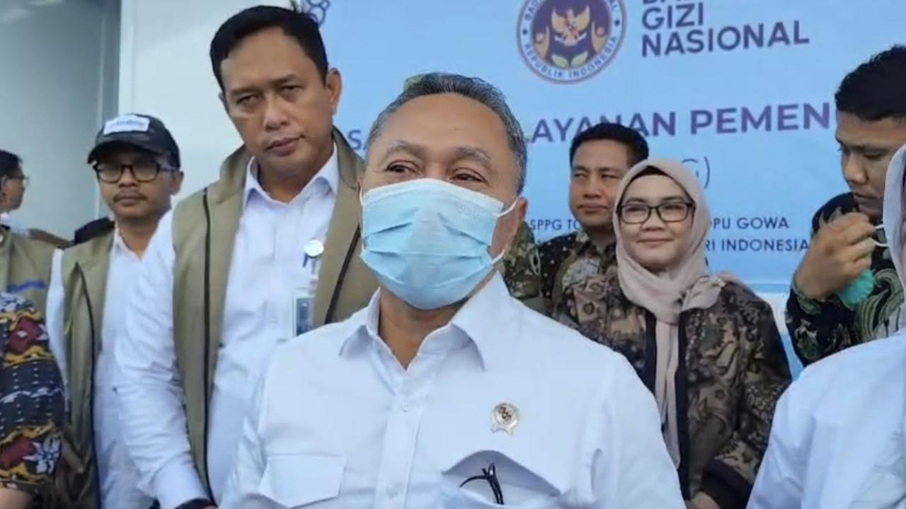 Zulhas Tinjau Menu MBG Spaghetti di SPPG Gowa: Zaman Sekolah, Saya Belum Kenal