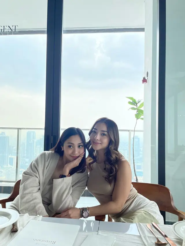 Hamil Anak Kedua di Waktu Bersamaan, 6 Gaya Kompak Kakak-Adik Nikita Willy dan Winona Willy