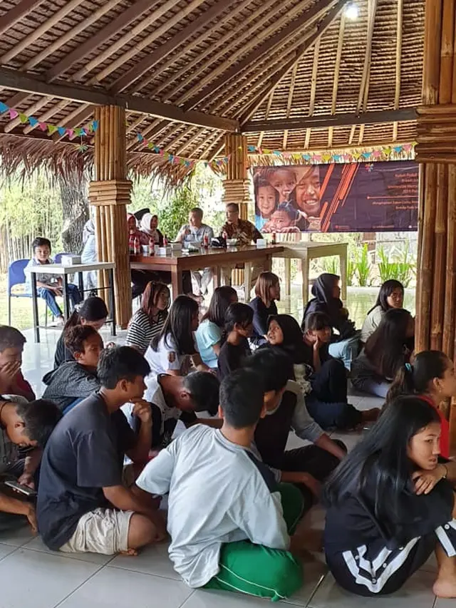 Aksi peduli UMB untuk anak pemulung