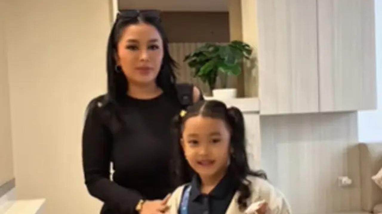 6 Potret Rumah Mutia Ayu dan Gewa Putri Glenn Fredly, Hadirkan Foto Mendiang