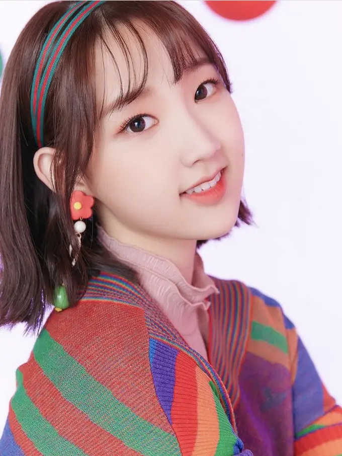 Potret Jiyoon yang Keluar dari Grup Weeekly Akibat Gangguan Kecemasan