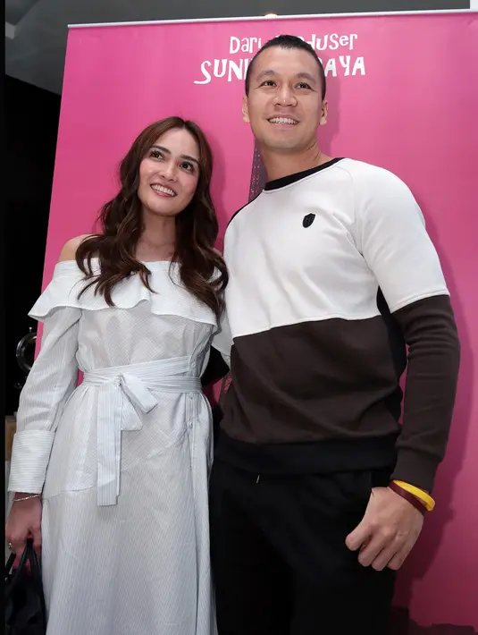 Belasan tahun silam sejak resmi dirilis tahun 2003 silam, film Eiffel I’m In love di garap sekuelnya. Shandy Aulia dan Samuel Rizal masih dipercaya memerankan film yang melambungkan namanya tersebut. (Deki Prayoga/Bintang.com)