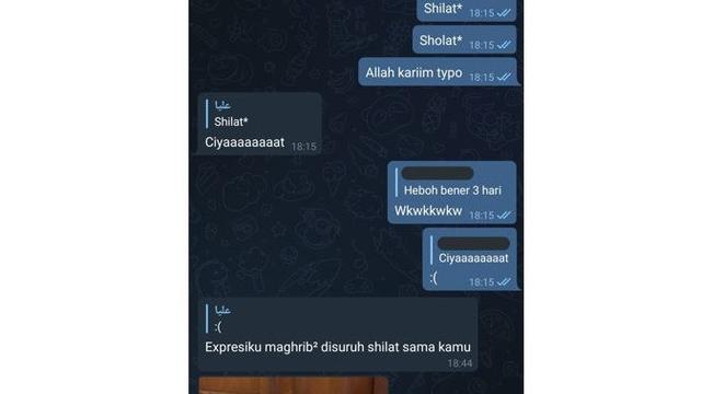 6 Chat Salah Ketik Kata Salat Ini Bikin Gagal Paham