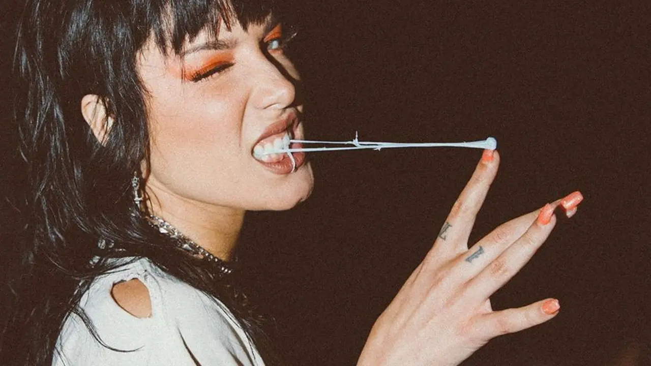 Makeup Cerah Hasley/Instagram
