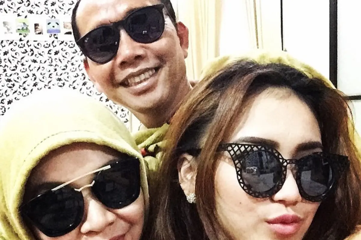 [Bintang] Ayu Ting Ting dan Umi Kalsum