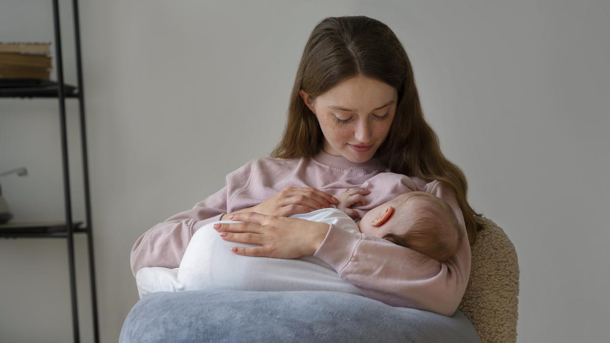 Ketahui Perjuangan Ibu saat Melewati Masa Nifas, Definisi Malaikat tanpa Sayap