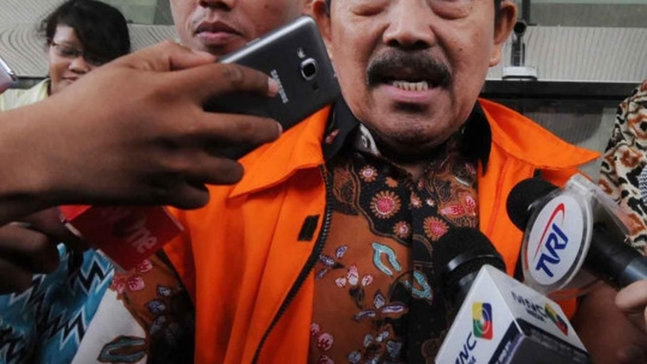 Terkait suap DPRD Sumut, masa tahanan Saleh Bangun juga diperpanjang