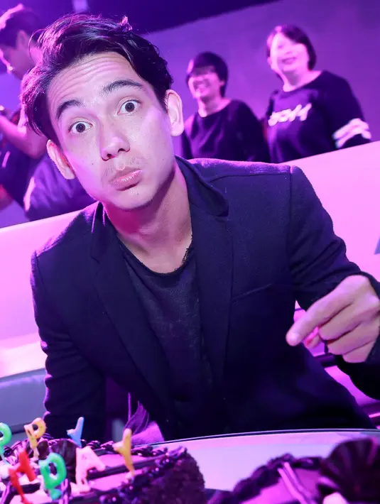 Aktor berusia 24 tahun ini enggan memberikan keterangan seputar kedekatannya dengan putri dari artis Sophia Latjuba tersebut. (Galih W. Satria/Bintang.com)