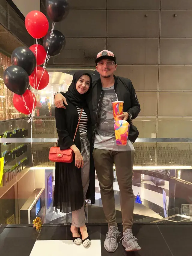 [Bintang] Laudya Cynthia Bella-Engku Emran dan Zaskia Sungkar-Irwansyah