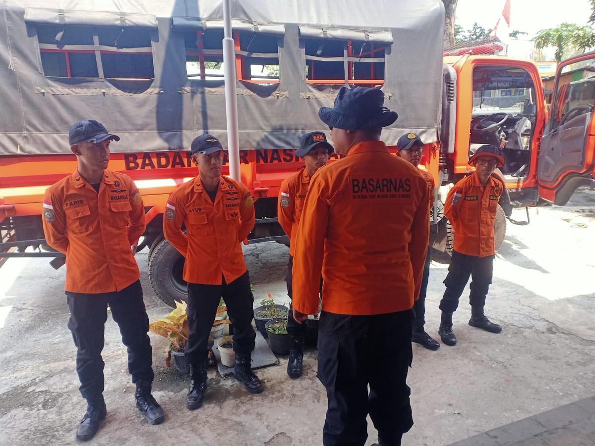 Tim SAR dikerahkan evakuasi pendaki terjatuh di kawah Gunung Slamet.