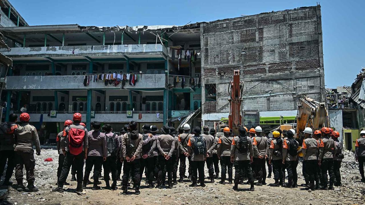Tragedi Ambruk Ponpes Al-Khoziny, DPR Desak Polisi Tetapkan Pihak Bertanggung awab