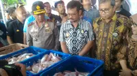 Kepolisian Daerah Sulawesi Selatan berhasil mengamankan sebanyak 3 ton ikan siap jual. (Liputan6.com/Fauzan Sulaiman)
