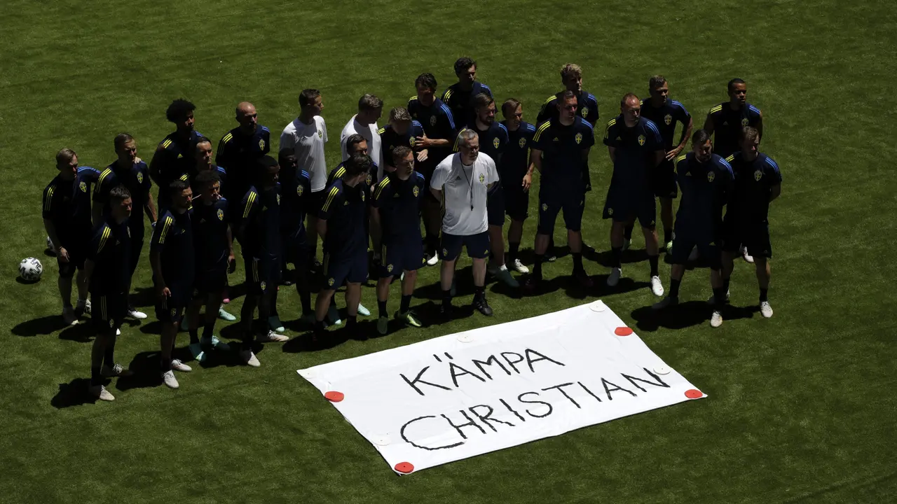 Dukungan untuk Christian Eriksen dari Timnas Swedia