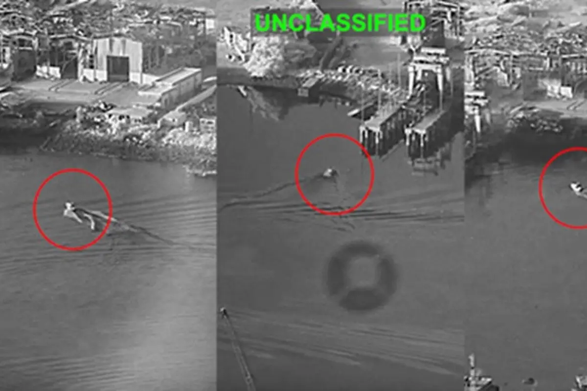 Komando Pusat Amerika Serikat (CENTCOM) merilis rekaman video yang disebut memperlihatkan penggunaan perdana drone laut nirawak dalam operasi tempur saat menyerang sebuah pelabuhan di Iran pada 13 Juli 2026.