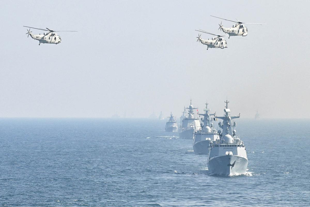 Kapal Perang TNI AL KRI Bung Tomo Ikuti Aman Exercise di Pakistan