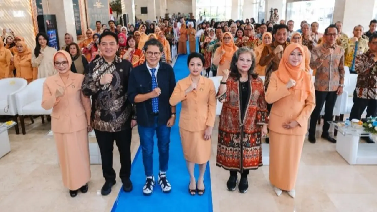 Dharma Wanita Persatuan (DWP) Sekretariat Jenderal DPD RI membuka rangkaian peringatan HUT ke-6.