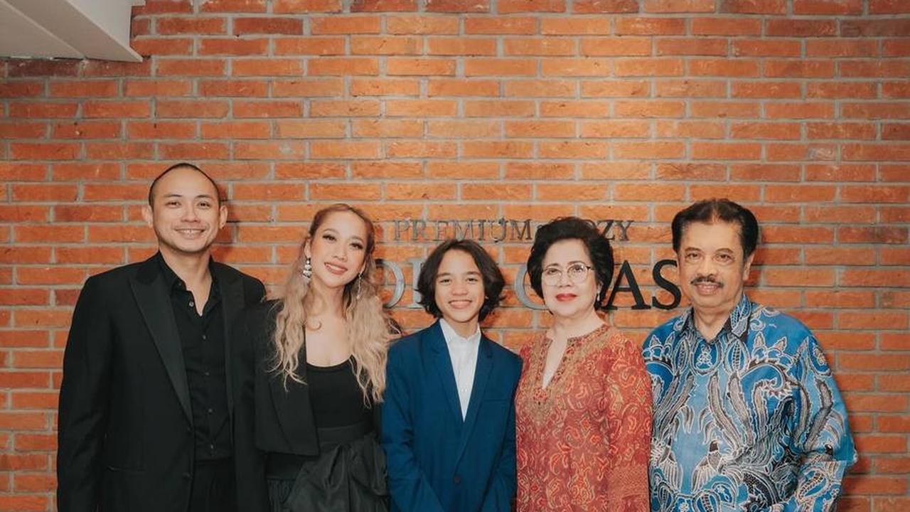 Kedua Orangtua BCL Juga Hadir