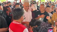 Calon presiden (capres) nomor urut tiga Ganjar Pranowo di Cilacap, Jawa Tengah. (Liputan6.com/Nanda Perdana Putra).