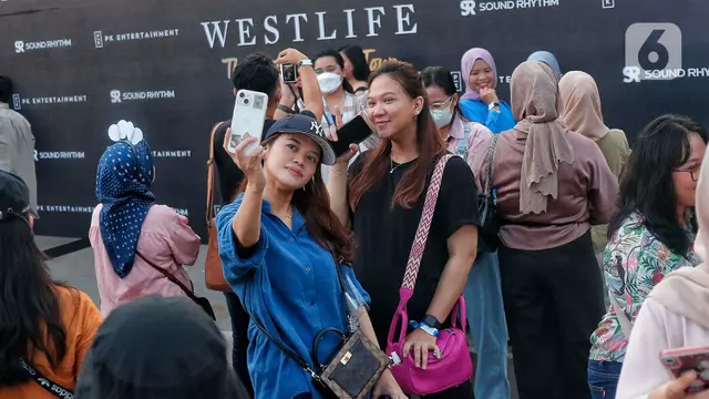 Penggemar Westlife Padati Area GBK Senayan